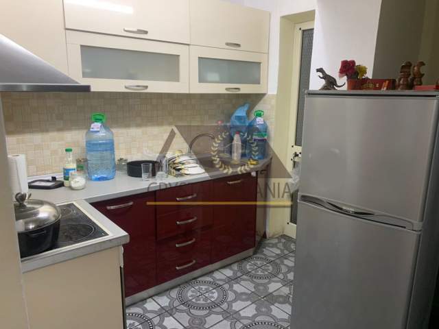 Tirane, jepet me qera apartament 3+1 Kati 1, 130 m² 600 Euro (Rruga "Mine Peza")