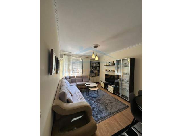 Tirane, jepet me qera apartament 2+1+BLK Kati 6, 100 m² 700 Euro (Selvia)