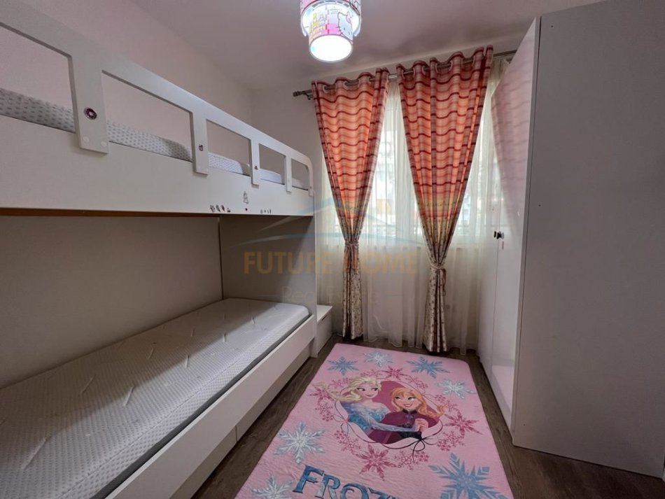 Tirane, jepet me qera apartament 3+1+Ballkon Kati 3, 124 m² 1.200 € (NIKOLLA TUPE)