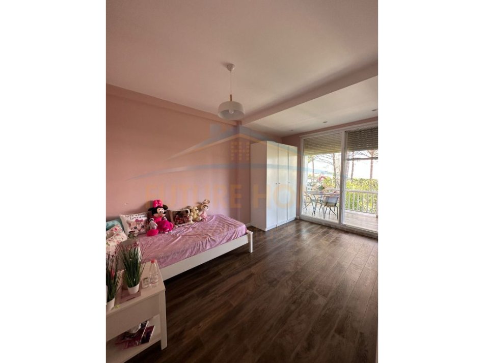Durres, shitet Vile 2 Katshe , 259 m² 450.000 € (Gjiri Lalzit, Durrës)