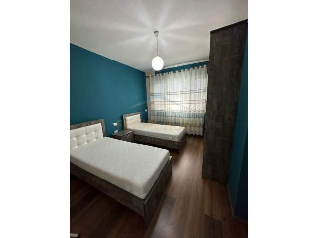 Tirane, jepet me qera apartament 2+1+BLK Kati 2, 102 m² 700 Euro (Kopshti Zoologjik)