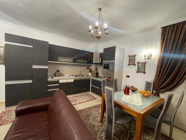 Tirane, shitet apartament 3+1 Kati 4, 120 m² 150.000 Euro (Gjon Belushi)