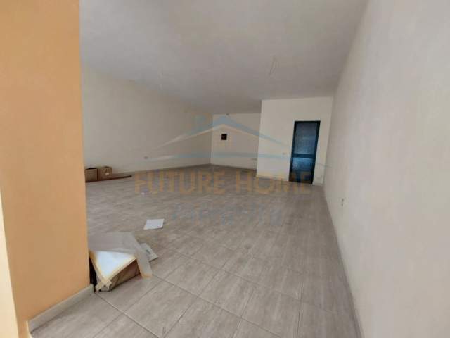 Tirane, shitet ambjent biznesi Kati 0, 85 m²  CMIMI OKAZION 75.000 Euro (Kodra e Diellit)