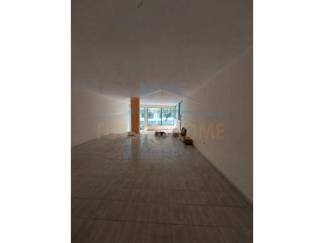 Tirane, shitet ambjent biznesi Kati 0, 85 m²  CMIMI OKAZION 75.000 Euro (Kodra e Diellit)