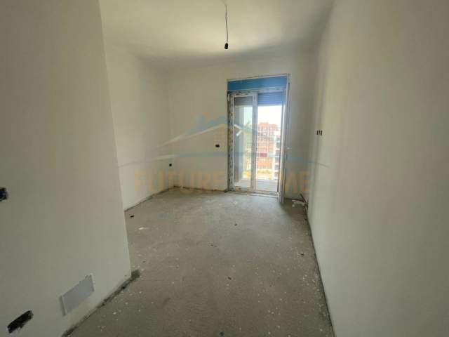 Tirane, shitet apartament Kati 7, 73 m² 105.260 Euro (Stacioni trenit)