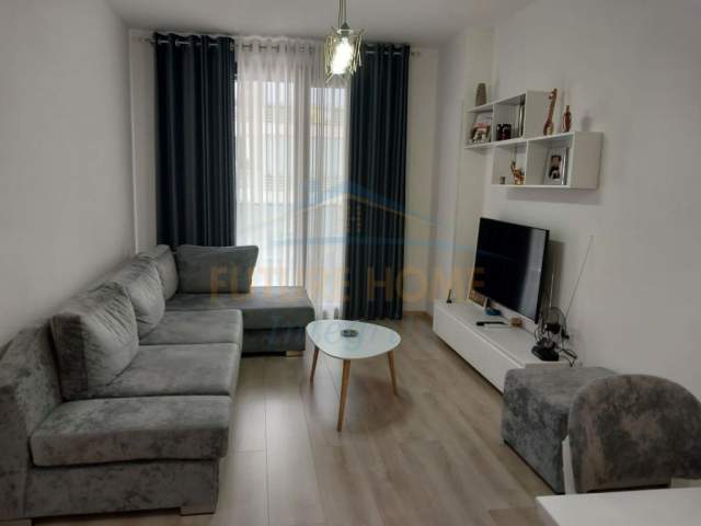 Tirane, jepet me qera apartament 2+1+BLK Kati 3, 104 m² 600 Euro (ali demi)