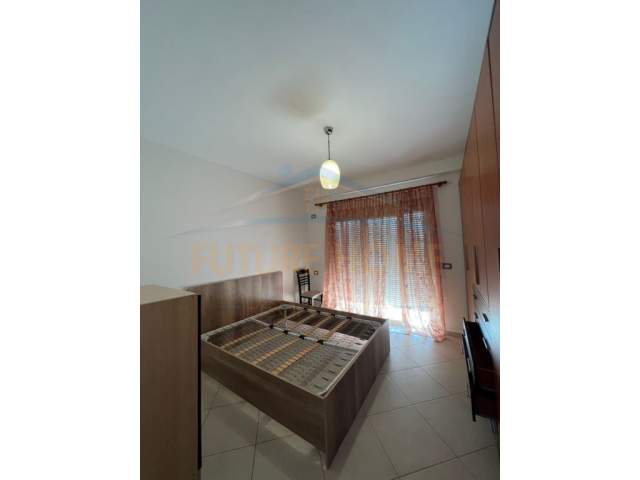 Durres, jepet me qera apartament 2+1+BLK Kati 5, 120 m² 350 Euro (Shkolla Efali Koci)