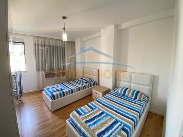 Tirane, jepet me qera apartament Kati 0, 105 m² 900 Euro (Rruga e bogdaneve)