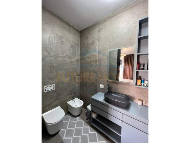 Tirane, jepet me qera apartament 2+1+A+BLK Kati 4, 120 m² 1.800 Euro (Rr. Elbasanit/TEG)