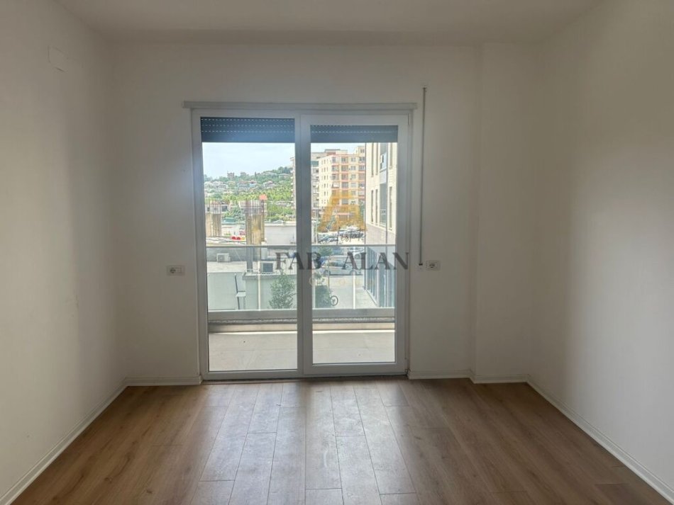 Tirane, shitet apartament 1+1 Kati 1, 73 m² 101.800 € (Vila L3, Astir)