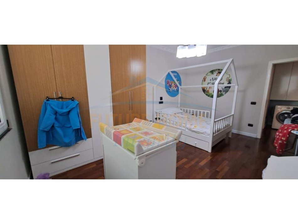 Tirane, shitet apartament Dublex Kati 3, 142 m² 350.000 Euro (Rruga Pjeter Bogdani)
