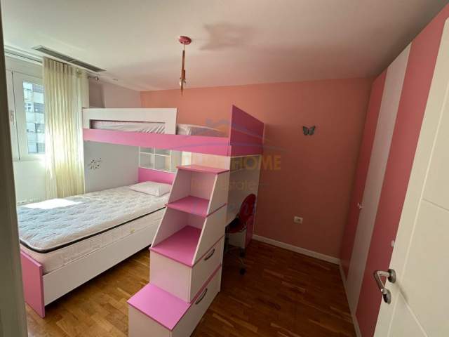 Tirane, jepet me qera apartament Kati 5, 120 m² 700 Euro (Rruga e Kavajes)