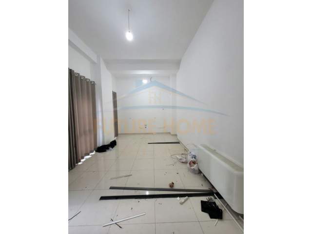 Tirane, jepet me qera apartament Kati 1, 85 m² 500 Euro (Farmacia 10)