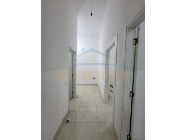 Tirane, jepet me qera apartament Kati 1, 85 m² 500 Euro (Farmacia 10)
