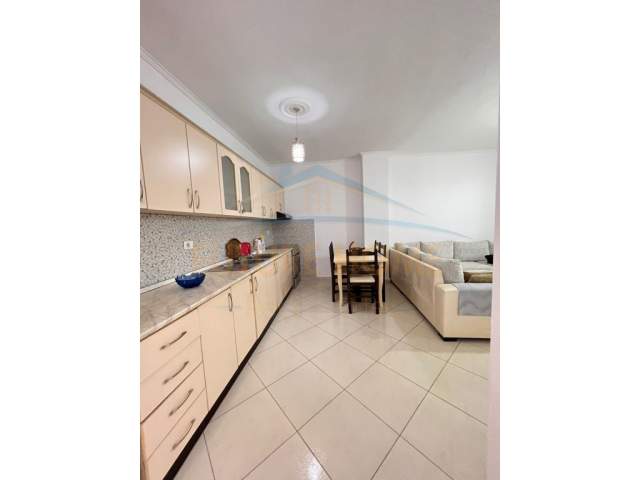 Tirane, shitet apartament Kati 3, 86 m² 108.000 Euro (Yzberisht)
