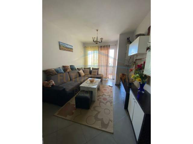 Tirane, shitet apartament Kati 6, 97 m² 107.000 Euro (Unaza e Re)