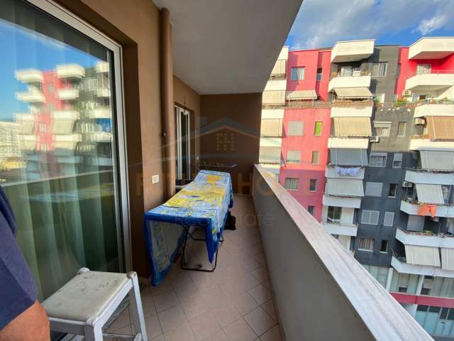 Tirane, shitet apartament Kati 6, 97 m² 107.000 Euro (Unaza e Re)