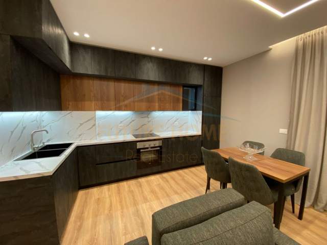 Tirane, jepet me qera apartament Kati 2, 70 m² 800 Euro (Zogu I Zi)