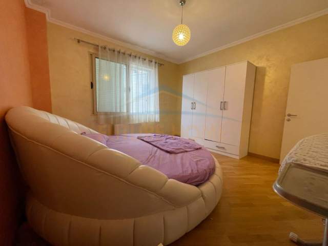 Tirane, jepet me qera apartament Kati 3, 110 m² 700 Euro (Kopshti Zoologjik)