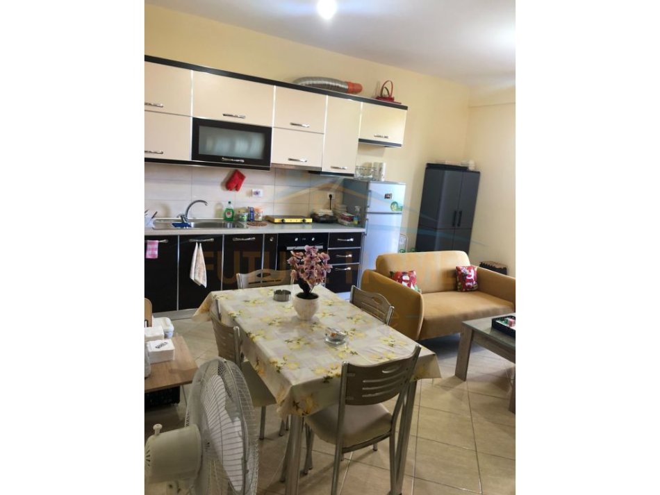 Shiten 2 Apartamente 1+1, Fresku , Tiranë .