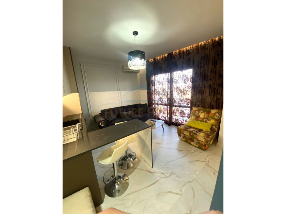 Tirane, jepet me qera apartament 1+1 Kati 9, 60 m² 600 € (ZOGU ZI)