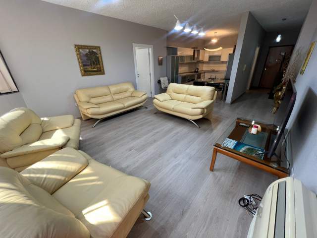 Tirane, jepet me qera apartament 3+1 Kati 2, 150 m² 850 Euro (Rruga e kosovareve)