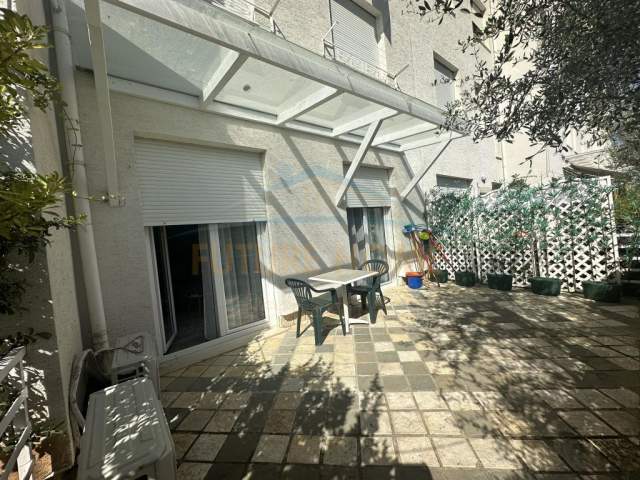 Tirane, jepet me qera apartament Kati 1, 87 m² 600 Euro (Kodra e Diellit)
