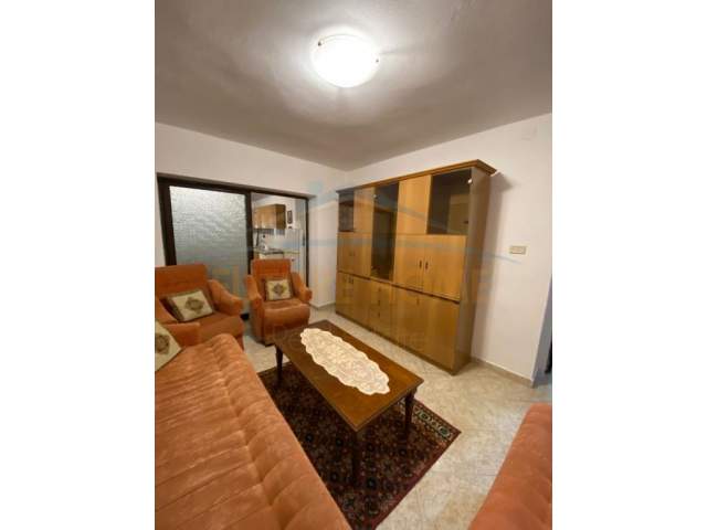 Tirane, jepet me qera apartament Kati 0, 96 m² 400 Euro (Mine Peza)