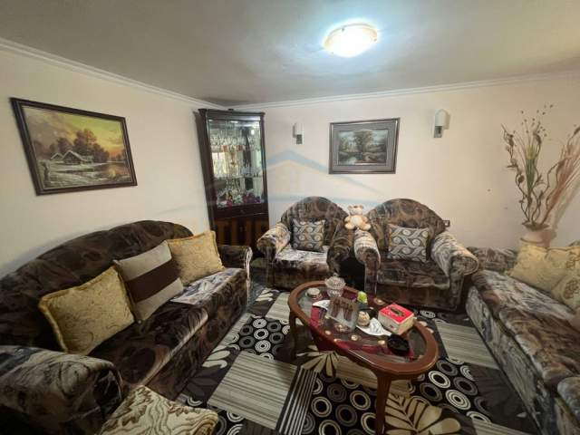 Korce, shitet Vile Kati 2, 160 m² 71.000 Euro (Lagjia 4, Korçë)