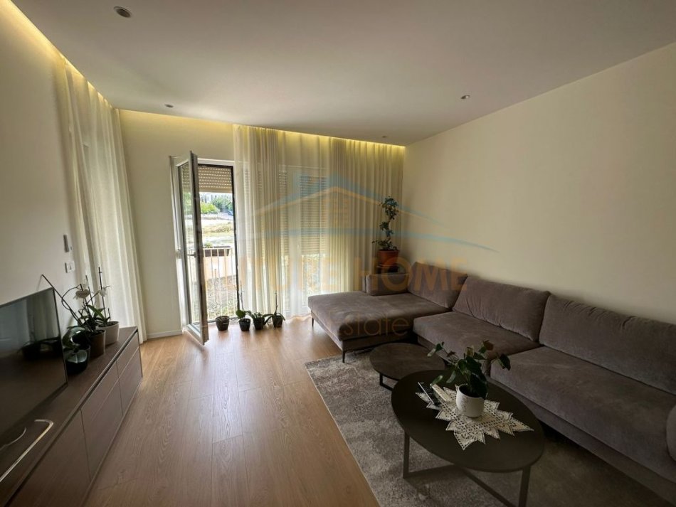 Tirane, jepet me qera apartament 2+1+Ballkon Kati 3, 92 m² 900 € (Rezidenca Park Life)