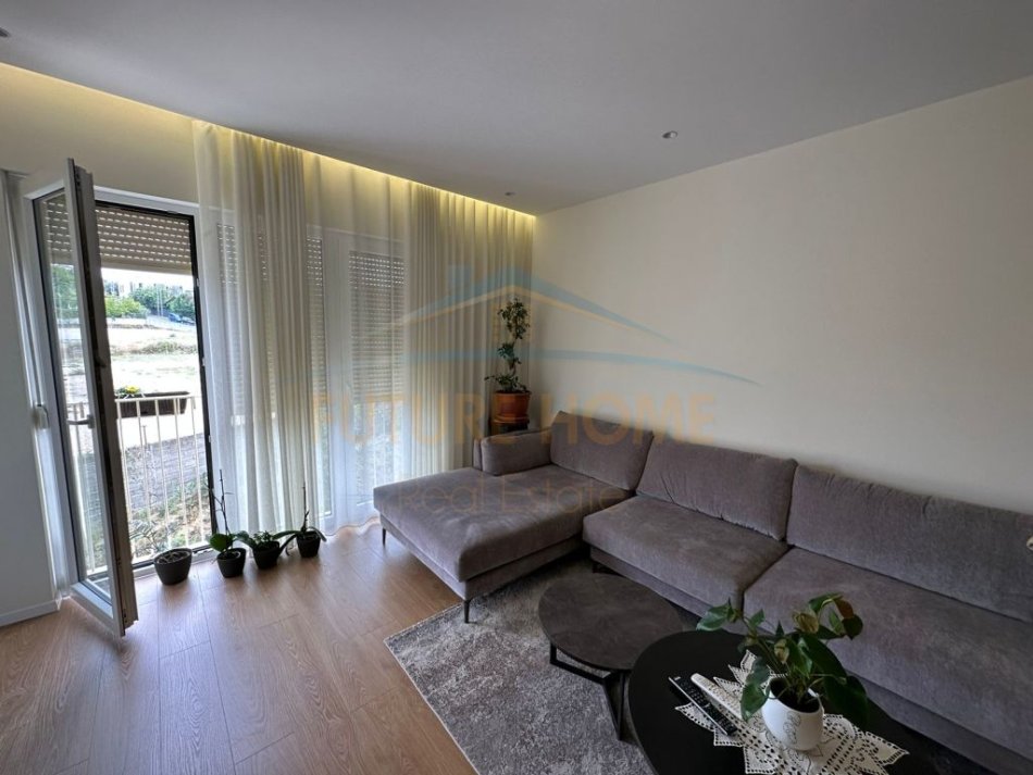Tirane, jepet me qera apartament 2+1+Ballkon Kati 3, 92 m² 900 € (Rezidenca Park Life)