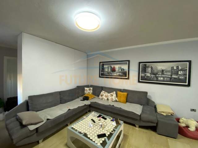 Tirane, jepet me qera apartament Kati 4, 150 m² 800 Euro (Mozaiku)