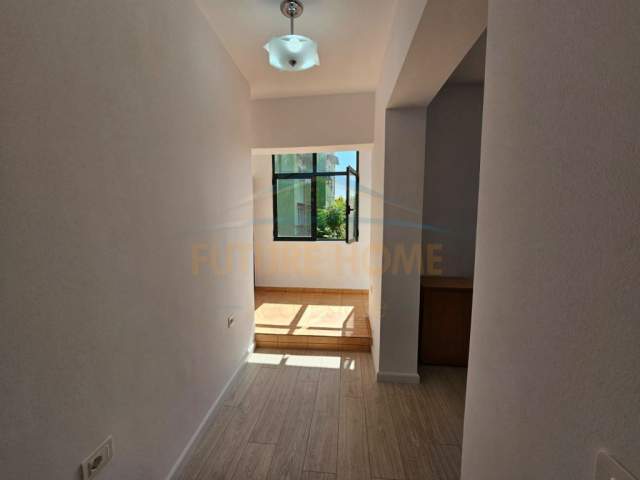 Tirane, shitet apartament Kati 4, 61 m² 112.000 Euro (Rruga Myslym Shyri)