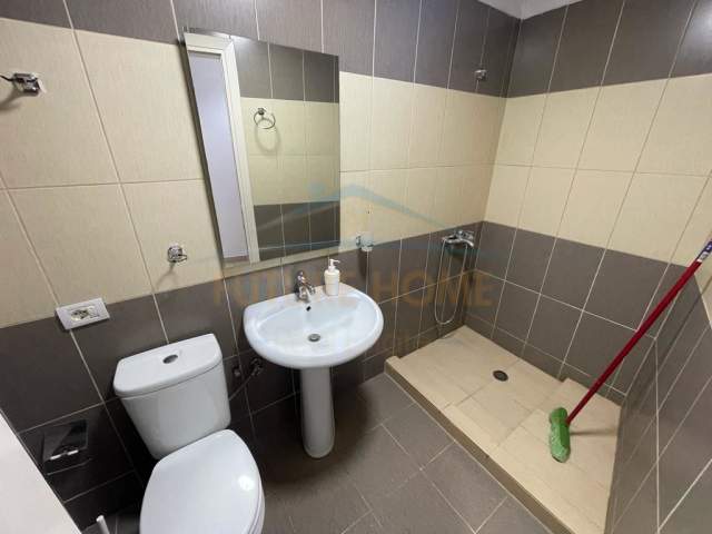Korce, shitet apartament 2+1 Kati 5, 115 m² 62.000 Euro (Lagjia 18)
