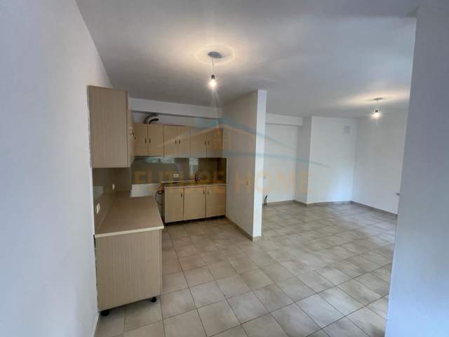 Korce, ofert apartament 2+1+BLK Kati 2, 125 m² 67.500 Euro (Lagjia 18, Korçë)