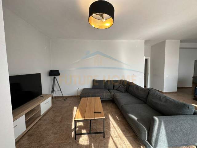 shitet apartament 3+1+BLK Kati 3, 135.000 Euro (Xhamllik)