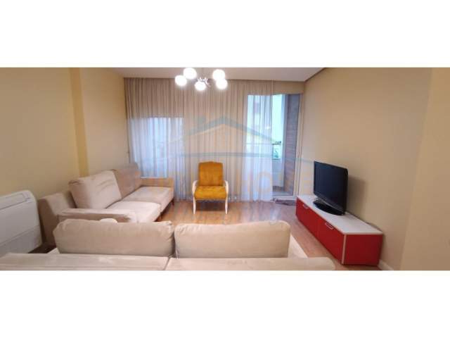 Tirane, jepet me qera apartament Kati 1, 102 m² 800 Euro (Pazari i Ri, Prane Lincoln Center)