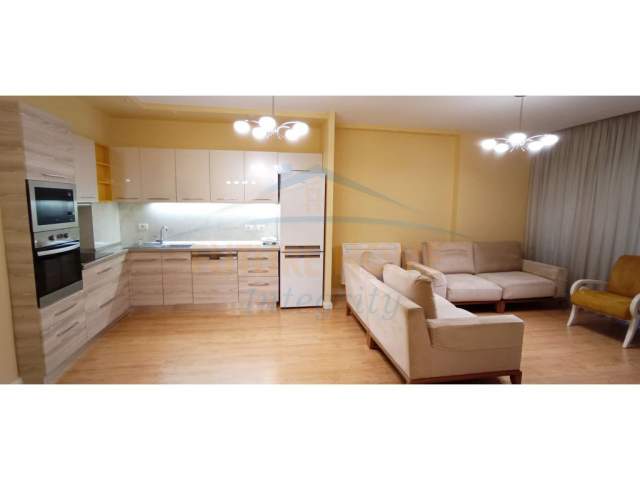 Tirane, jepet me qera apartament Kati 1, 102 m² 800 Euro (Pazari i Ri, Prane Lincoln Center)