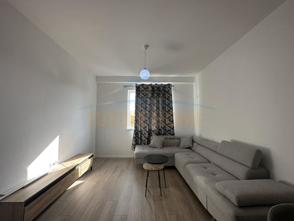 Tirane, jepet me qera apartament 2+1 Kati 9, 107 m² 600 € (YZBERISHT)