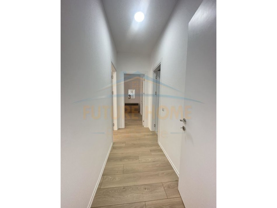 Tirane, jepet me qera apartament 2+1 Kati 9, 107 m² 600 € (YZBERISHT)