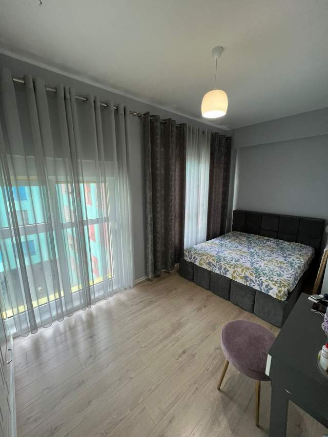 Tirane, jepet me qera apartament 1+1+A+BLK Kati 4, 70 m² 400 Euro