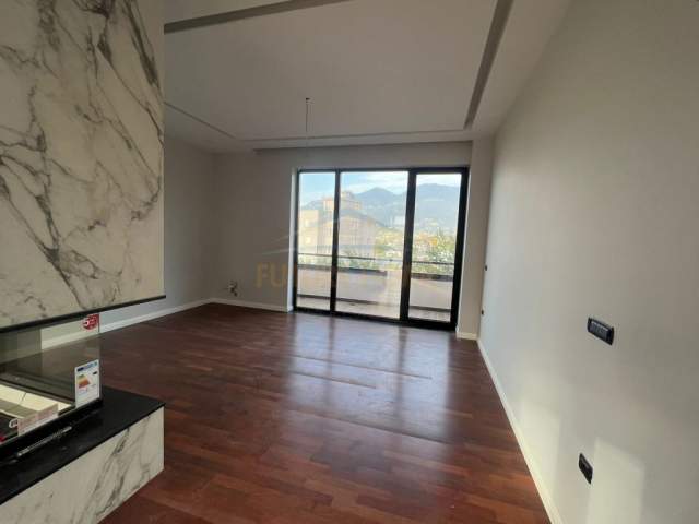 Tirane, jepet me qera Vile 3.000 Euro