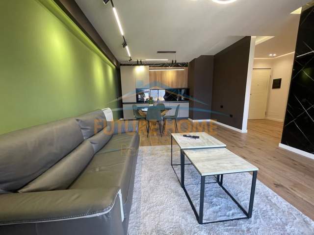Tirane, jepet me qera apartament Kati 9, 110 m² 1.300 Euro (Kompleksi Dinamo)