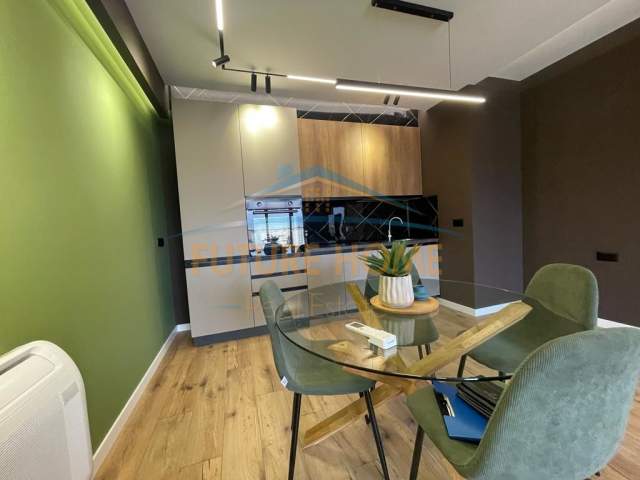 Tirane, jepet me qera apartament Kati 9, 110 m² 1.300 Euro (Kompleksi Dinamo)