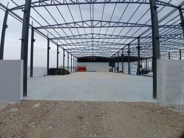 Durres, jepet me qera ambjent biznesi Kati 0, 5.000 m² 3.645 Euro (sektori rinia)