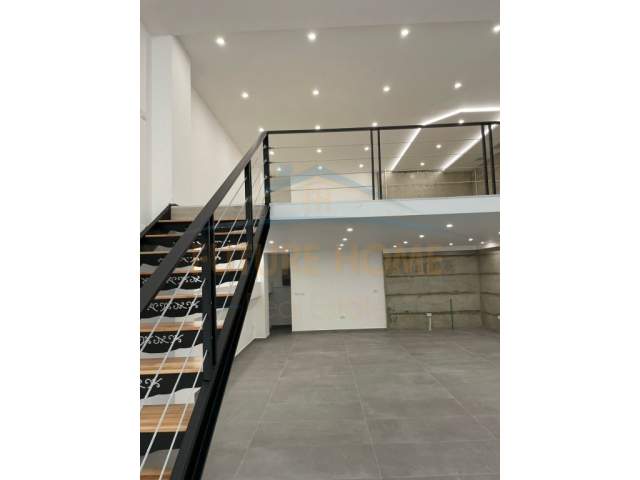 Tirane, jepet me qera ambjent biznesi Kati 0, 250 m² 2.500 Euro (Perballe Parlamentit)