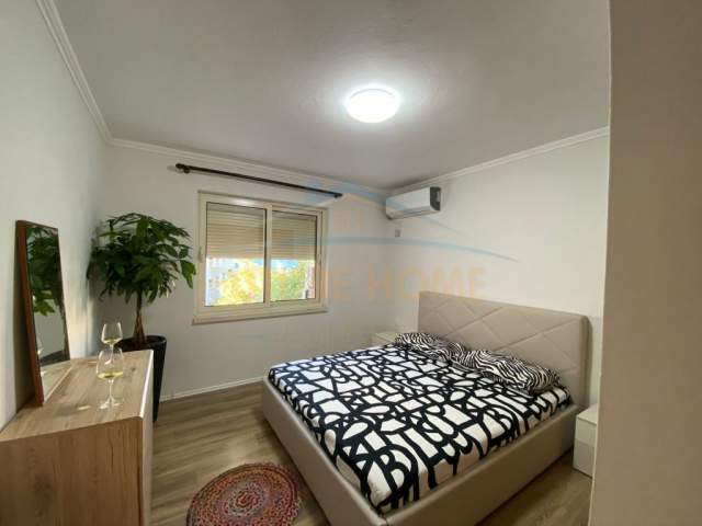 Tirane, jepet me qera apartament Kati 4, 87 m² 700 Euro (Blloku)