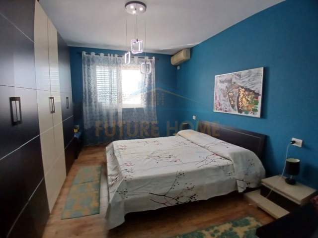 Tirane, jepet me qera apartament 2+1 Kati 5, 300 Euro (ismail qemali)