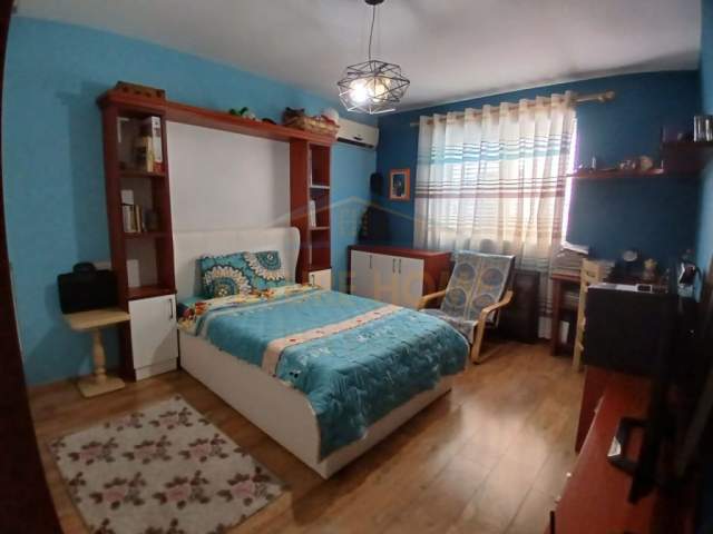 Tirane, jepet me qera apartament 2+1 Kati 5, 300 Euro (ismail qemali)