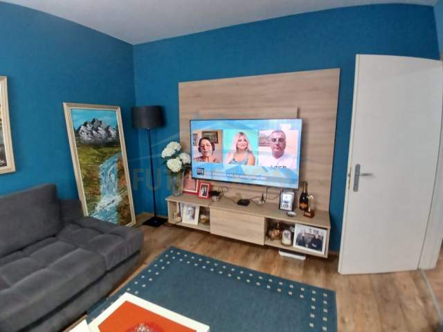 Tirane, jepet me qera apartament 2+1 Kati 5, 300 Euro (ismail qemali)